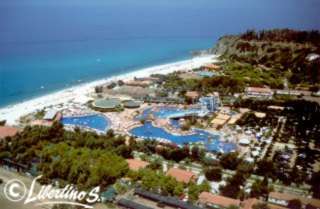 Zambrone - Veduta aerea della spiaggia (foto Francesco Libertino)