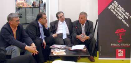 Fiera Torino Premio Tropea Da sinistra, Gilberto Floriani, Pasqualino Pandullo, Pierfranco Bruni, Giacinto Gaetano
