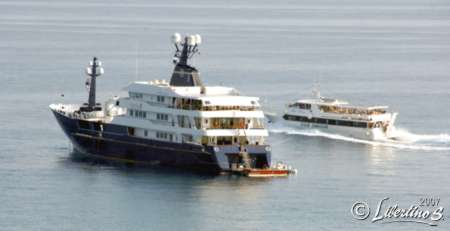 Briatore e la Gregoraci a bordo del Force Blu  a Tropea
