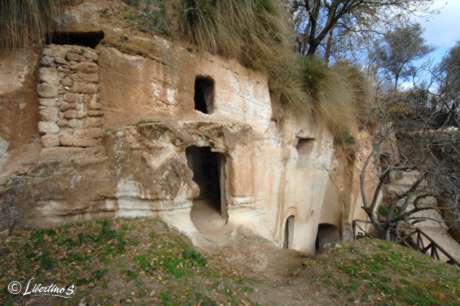 Linsediamento rupestre, le grotte  di Contrada Fossi