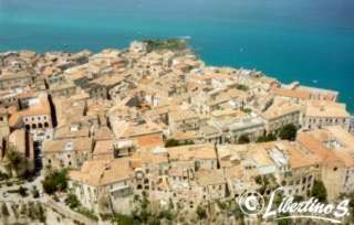 Tropea - Veduta aerea del centro storico (foto Francesco Libertino)