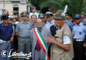 Il generale degli alpini Giorgio Blais con il Sindaco Vallone e le autorit