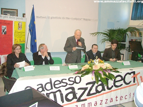 Tavolo di lavoro presentazione del libro