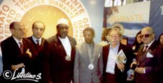 I sindaci delle cinque localit ed il console dello Zanzibar avvocato Pasquali Giorgio e di altre personalit del turismo di Zanzibar (foto Salvatore Libertino)