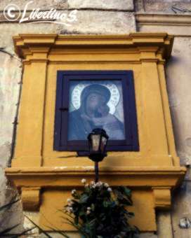 Edicola votiva nel centro storico di Tropea (foto Francesco Libertino)