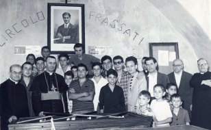 Gli amici dell'associazione Pier Giorgio Frassati nel 1959