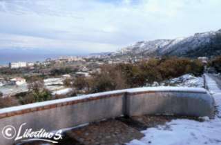 Tropea sotto la neve il 31/01/1999 (foto Salvatore Libertino)