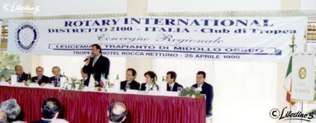 Tropea 25/04/1999 Inizio lavori del convegno presentato dal Dott. Giuseppe Maria Romano e dal Dott. Pasquale Vallone (foto Salvatore Libertino)