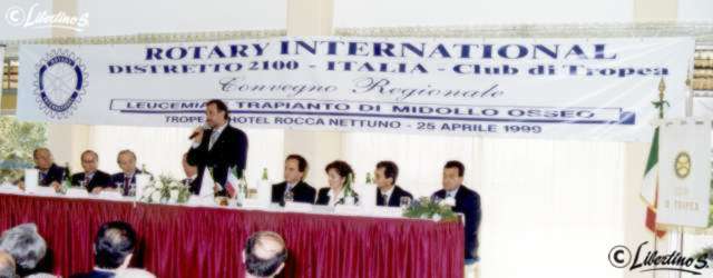Tropea 25/04/1999 Inizio lavori del convegno presentato dal Dott. Giuseppe Maria Romano e dal Dott. Pasquale Vallone (foto Salvatore Libertino)